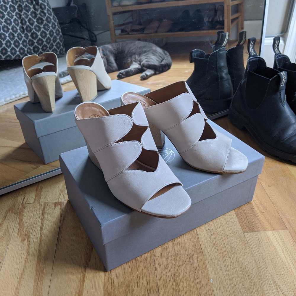 COCLICO Tampico Heels in Powder